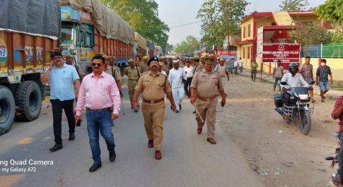 डीएम व एसएसपी ने किया रूपईडीहा क्षेत्र का भ्रमण  समुचित साफ-सफाई व्यवस्था कराये जाने के दिये गये निर्देश