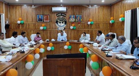 मानक के अनुरूप संचालित हो सभी आंगनबाड़ी केन्द्र: डीएम  वीएचएसएनडी सत्र पर अनुमन्य सभी सुविधाएं करायी जाय उपलब्ध