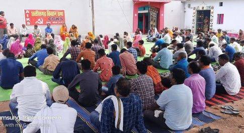 30 जून से एसईसीएल गेवरा ऑफिस पर भूविस्थापितों का घेरा डालो, डेरा डालो आंदोलन ; हंसिया, टंगिया उठाकर महिलाओं ने कहा — छीनकर रहेंगे रोजगार का अधिकार