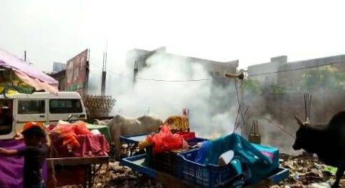 सेन्ट्रल बैंक चौराहे पर उठ रहे जहरीले धुआं से लोग परेशान