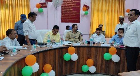 तहसील सदर बहराइच में सम्पन्न हुआ सम्पूर्ण समाधान दिवस  डीएम व एसएसपी ने गर्भवती महिलाओं की गोदभराई, बच्चों को कराया अन्नप्रासन्न