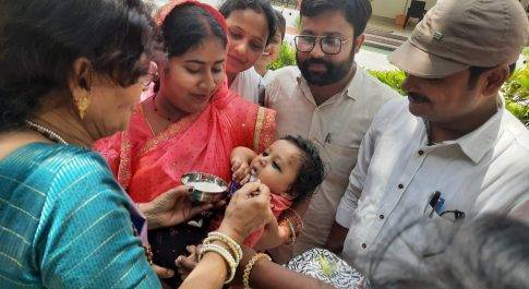 महिला जनसुनवाई कार्यक्रम में आयोग की सदस्य ने फरियादियों की सुनी फरियाद समयबद्धता के साथ गुणवत्तापरक निस्तारण के दिये निर्देश 03 गर्भवती महिलाओं की गोदभराई तथा 01 बच्चें का कराया अन्नप्रासन्न