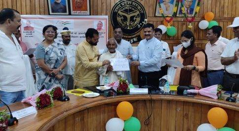 गॉव की तस्वीर व लोगों की तकदीर बदलने का कार्य कर रहे हैं प्रधानमंत्री: सांसद