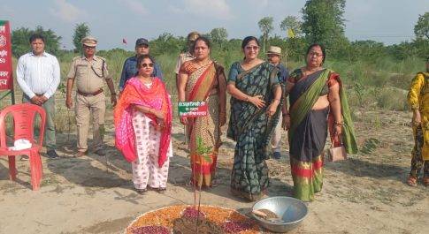 अभियान के दूसरे दिन लक्ष्य से दो गुना पौधों का किया गया रोपण  रोपित किये गये 10 लाख 09 हजार 223 पौधे