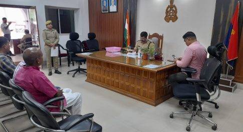 जनता दर्शन मे वरिष्ठ पुलिस अधीक्षक द्वारा सुनी गई जन समस्याए