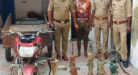 चोरी की 07 अदद नल व 12 रिंच व मो0सा0 ठेलिया के साथ अभियुक्त गिरफ्तार 
