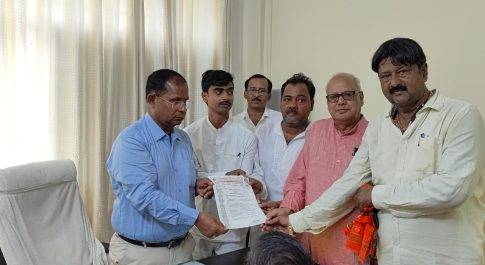जनसंख्या नियंत्रण को लेकर उधोग ब्यापार मंडल ने सौंपा ज्ञापन