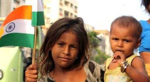 आजादी की 75वीं सालगिरह : तमाशा वे दिखा रहे हैं, जो तमाशबीन भी न थे
