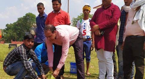 नगर पंचायत पयागपुर में आयोजित हुआ पौधरोपण कार्यक्रम