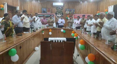 त्यौहारों को शान्तिपूर्ण ढ़ंग से सम्पन्न कराने में संभ्रान्तजनों की महत्वपूर्ण भूमिका: जिलाधिकारी