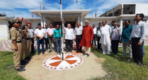 भारत नेपाल सीमावर्ती क्षेत्र में धूमधाम से मनाया गया स्वतंत्रता दिवस