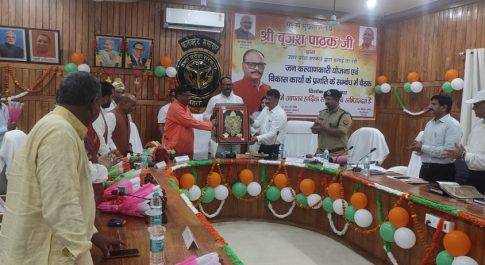 धरातल पर दिखायी दे रहे है जनपद में हुए विकास कार्य: उप मुख्यमंत्री  जिले में हुए अभिनव प्रयोग सराहनीय एवं अनुकरणीय