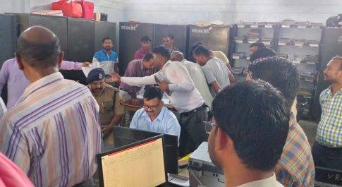 डाटा फीडिंग कार्य का निरन्तर पर्यवेक्षण करें अधिकारी: डीएम