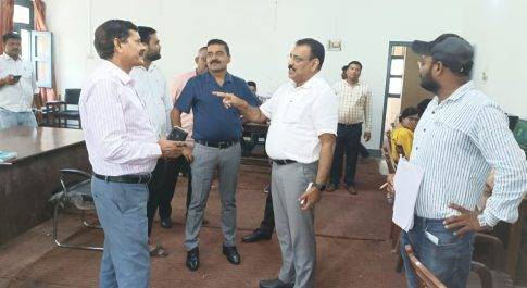 संयुक्त निदेशक कृषि ने किया जनपद भ्रमण  विभागीय योजनाओं के प्रगति का जाना हाल