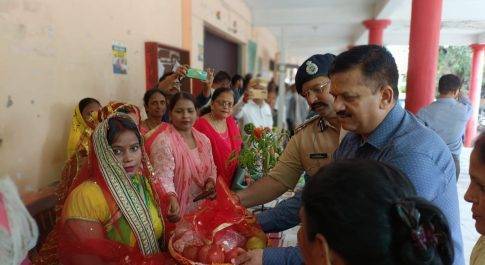 सम्पूर्ण समाधान दिवस पर विभागों द्वारा लगाये गये प्रदर्शनी स्टाल