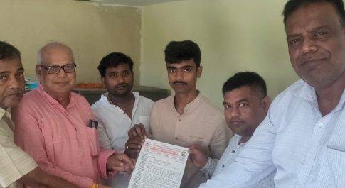 कोल्हुई उद्योग व्यापार मंडल ने पीडब्ल्यूडी को सौंपा ज्ञापन