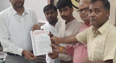 कोल्हई को ब्लाक बनाने के लिए एडीएम के माध्यम से डिप्टी सीएम को सौंपा ज्ञापन