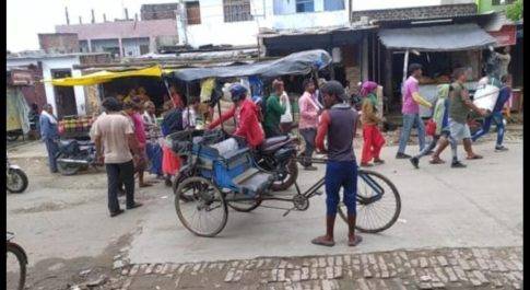 रुपईडीहा रोड़वेज बस स्टेशन पर नेपाली दलाल ही रहे हैं नेपाली यात्रियों का उत्पीड़न