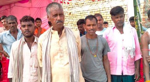 पूजा पंडाल में हवाई फायरिंग होने से हड़कंप मचा