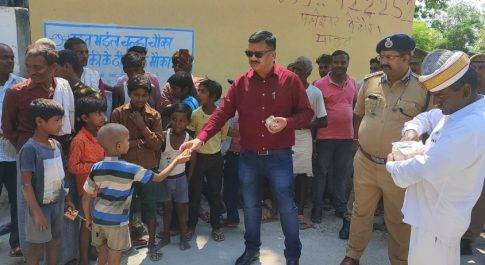 डीएम व एसपी ने किया संविलियन विद्यालय तखवा का निरीक्षण