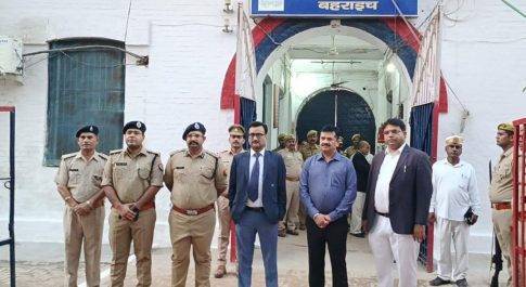 जनपद न्यायाधीश, डीएम व एसपी ने किया जिला कारागार का निरीक्षण
