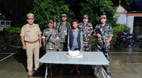 2 किलो 800 ग्राम चरस के साथ एक तस्कर गिरफ्तार ,पुलिस व एसएसबी की संयुक्त कार्यवाही में मिली बड़ी सफलता