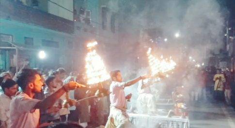 बनारस के महापंडितों द्वारा की गई मां भद्रकाली की भव्य आरती