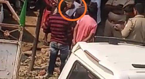 रुपईडीहा पुलिस कर रही है राजस्व विभाग का कार्य,गड्ढे जलमग्न सरकारी भूमि पर करवा रही है दबंग भूमाफ़ियाओ का कब्जा