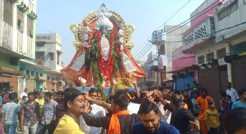 जयकारों के साथ निकला मां भद्रकाली का भब्यडोला