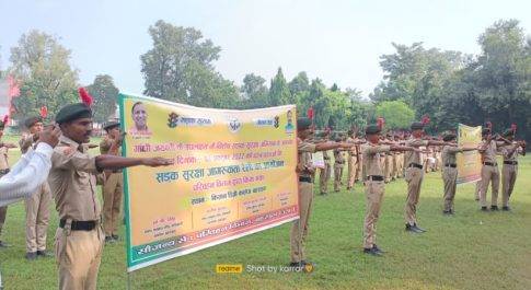 यातायात जागरूकता रैली को पूर्व सहकारिता मंत्री ने दिखायी हरी झण्डी
