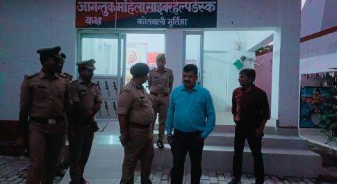 डीएम व एसपी ने किया थाना मूर्तिहा का आकस्मिक निरीक्षण  उच्च कोटि की सफाई व्यवस्था पाये जाने पर डीएम व एसपी ने किया पुरस्कृत