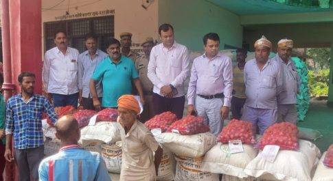 तहसीलों द्वारा बाढ़ प्रभावित लोगों को वितरण किया गया खाद्यान्न किट