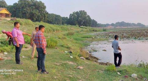 जिलाधिकारी व पुलिस अधीक्षक ने विसर्जन स्थलों का किया निरीक्षण  सभी सुरक्षात्मक व्यवस्थाएं समय से सुनिश्चित कराये जाने के दिये गये निर्देश