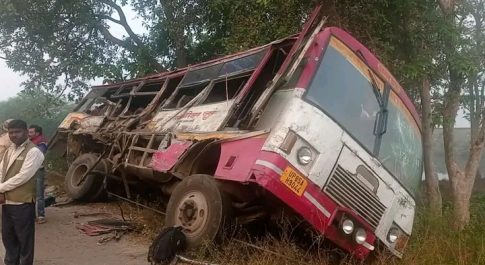 बहराइच में बड़ा सड़क हादसा, ट्रक ने रोडवेज बस को मारी टक्कर, छह की मौत, 15 घायल