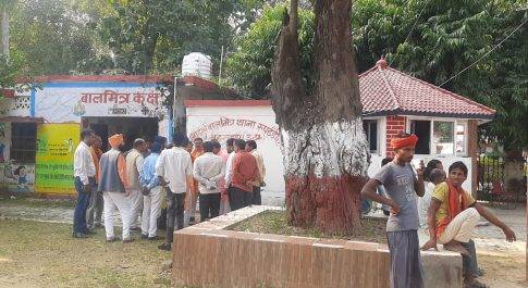 प्रधान प्रतिनिधि व भाजपा कार्यकर्ता की पुलिस ने थाने में की पिटाई