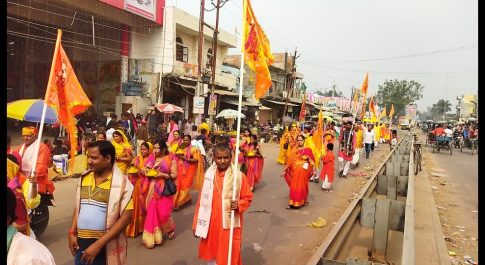 हनुमान मंदिर से भक्तों ने निकाली कलश यात्रा