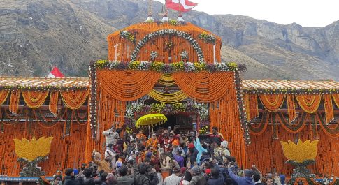 ज्योतिष पीठ के शंकराचार्य स्वामी अविमुक्तेश्वरानन्द सरस्वती ने आज 235 वर्ष पुरानी परम्परा को पुनः किया स्थापित