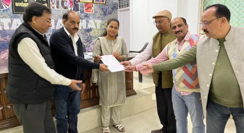 अमीनाबाद के झंडेवाला मैदान की तर्ज पर नगर पालिका मैदान, घंटाघर व नार्मल स्कूल सहित पांच स्थानों पर बने पेड पार्किंग- उद्योग व्यापार मंडल बहराइच