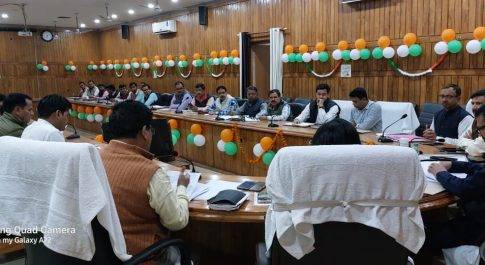 ठंड से बचाव के लिए गोआश्रय स्थलों में की जाए फुलप्रूफ व्यवस्था: डीएम