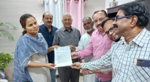व्यापार मंडल ने बहराइच महायोजना 2031 के खिलाफ डीएम को दिया ज्ञापन, पीएम मोदी, सीएम योगी तथा सांसद, एमएलसी, विधायक व अन्य जनप्रतिनिधियों से भी लगाई गुहार