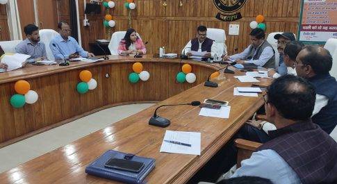 निर्वाचन व्यवस्थाओं की समीक्षा के लिए डीएम की अध्यक्षता में सम्पन्न हुई बैठक