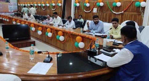 डीएम की अध्यक्षता में जिला संकट स्थित समूह की जिला क्राईसिस ग्रुप की बैठक सम्पन्न