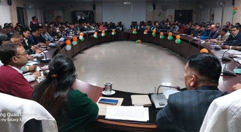 जिलाधिकारी की अध्यक्षता में विकास कार्यो की समीक्षा बैठक सम्पन्न