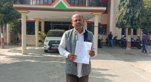 दोषियों पर हो कार्यवाही जिलाधिकारी को सौंपा ज्ञापन : विनोद जायसवाल