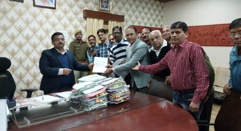 जैन सम्मेद शिखरजी को घोषित पर्यटन स्थल निरस्त कराने की उठी मांग