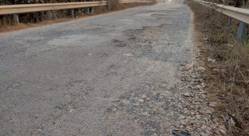 प्रदेश सरकार के गड्ढा मुक्त अभियान को मुंह चिड़ाता धर्मापुर जफराबाद संपर्क मार्ग