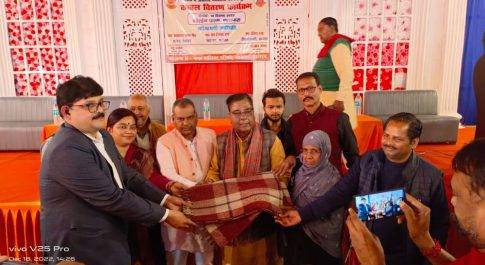 नानपारा में सम्पन्न हुआ कम्बल वितरण कार्यक्रम  कम्बल पाकर खिले असहायों के चेहरे