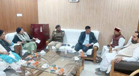 जनप्रतिनिधियों के साथ डीएम ने की समन्वय बैठक