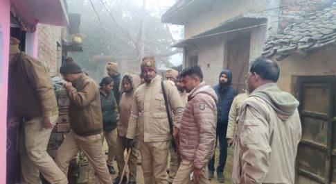 50 लीटर अवैध कच्ची शराब बरामद, चार व्यक्ति हुए गिरफ्तार  आबकारी व पुलिस की संयुक्त टीम द्वारा की गयी बड़ी कार्रवाई