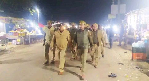 जनपद में अपराध/अपराधियों पर प्रभावी कार्यवाही व सुरक्षा एवं कानून-व्यवस्था के दृष्टिगत थाना “मोतीपुर”क्षेत्र में पुलिस फोर्स ने क्या पैदल गस्त 